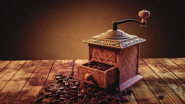 Les secrets d'un moulin à café ancien : Histoire, restauration et collection