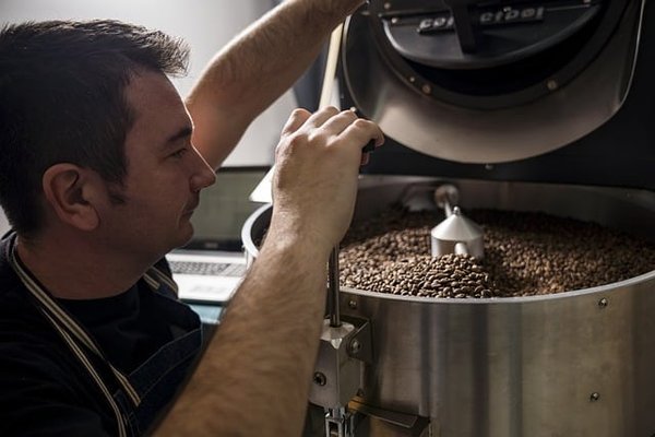 Maîtrisez l'Art de la Torréfaction: Comment Torréfier le Café Chez Soi